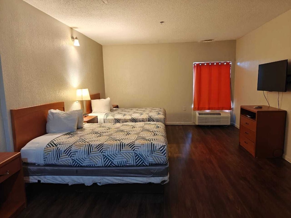 غرفة قياسية بسريرين كوين، Budgetel Inns & Suites - Atlanta Galleria Stadium 2/5