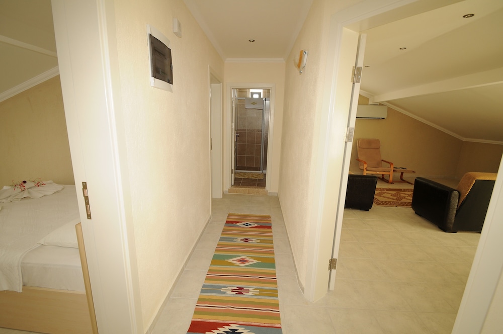 Pegasus Hotel & Villa 36/50