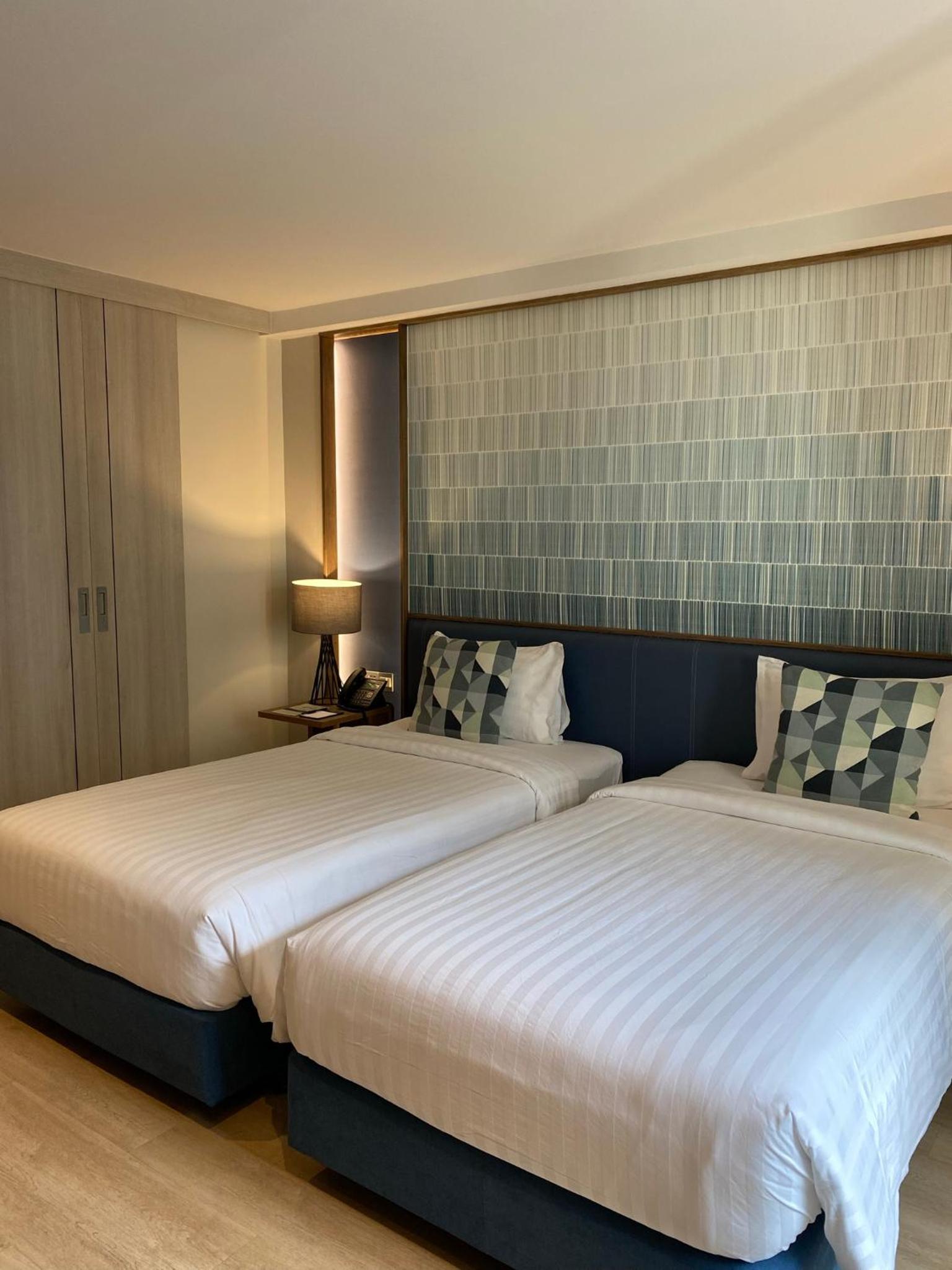 DELUXE TWIN ROOM