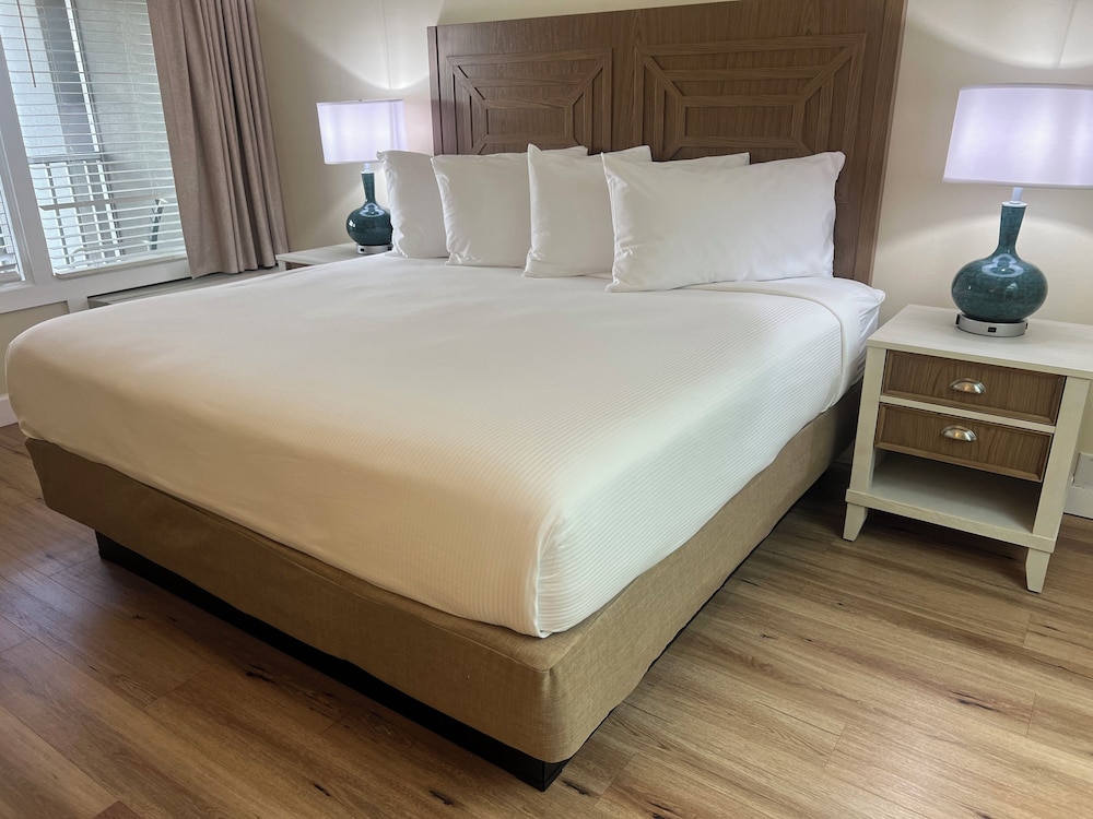 Destin Holiday Beach Resort 20/50