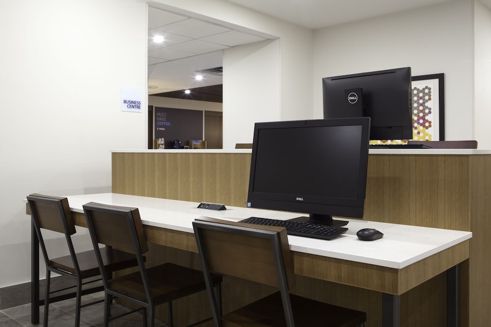 Holiday Inn Express & Suites Mississauga-Toronto Southwest, an IHG Hotel 57/71