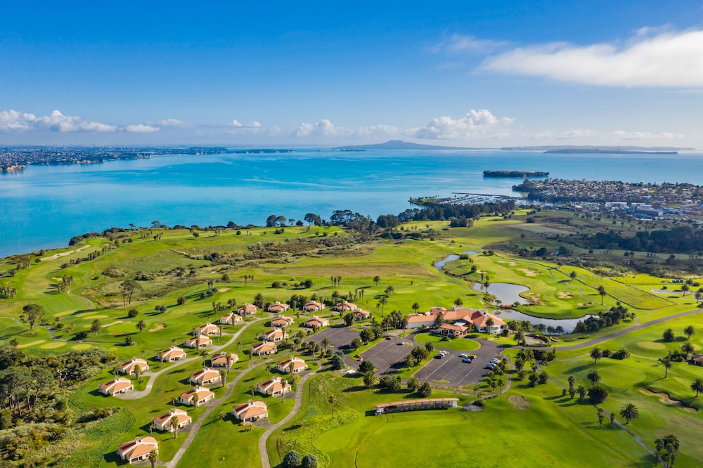 Rydges Formosa Auckland Golf Resort 53/65