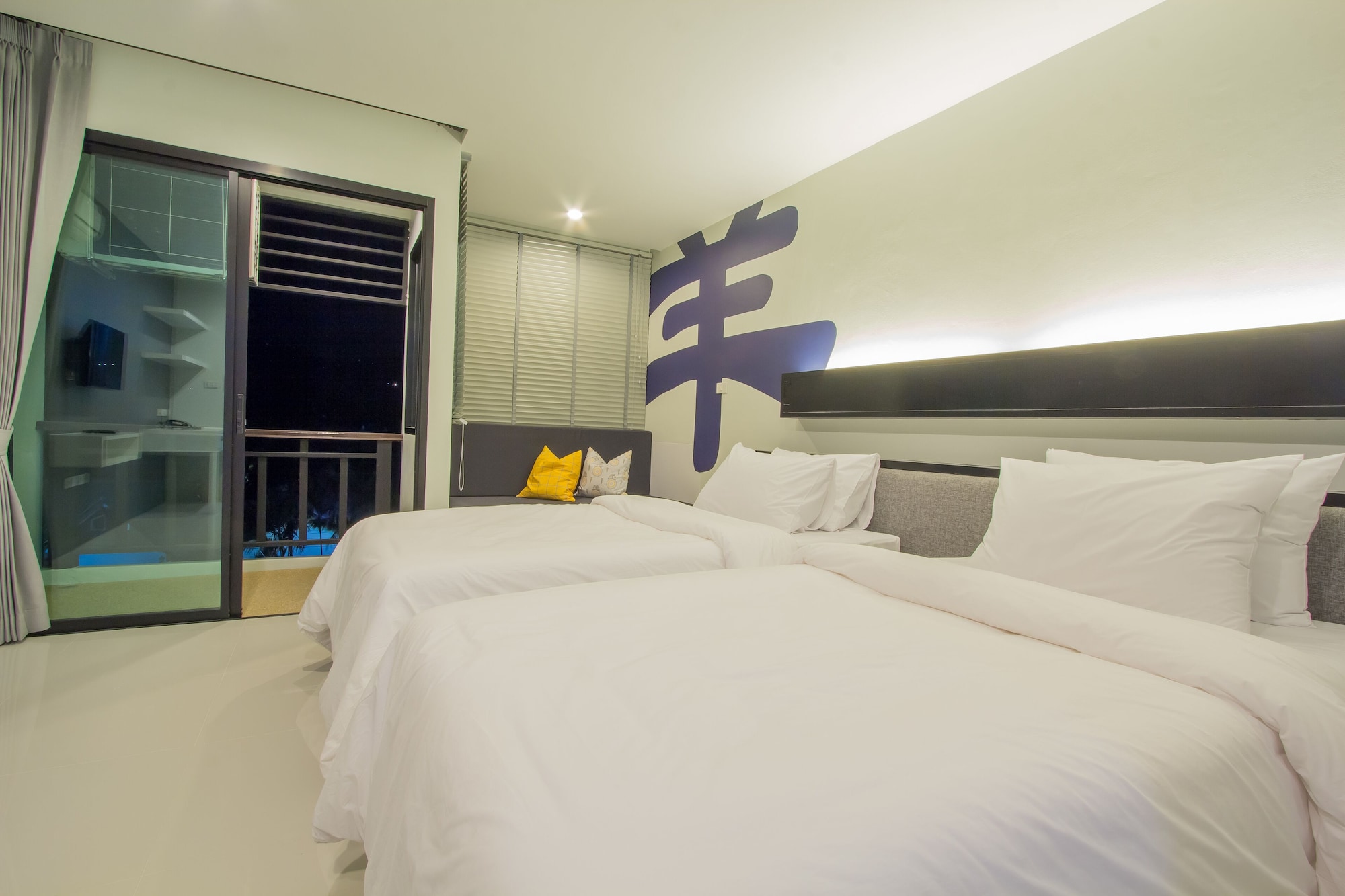 DELUXE, STUDIO, DOUBLE BED
