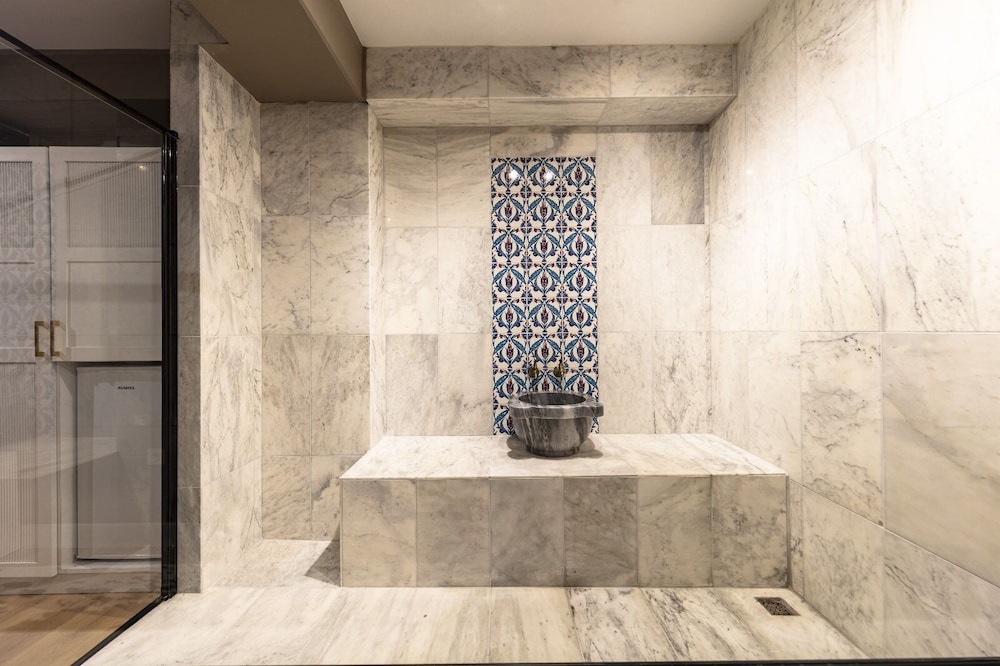 Hexa Suites Hotel 23/50