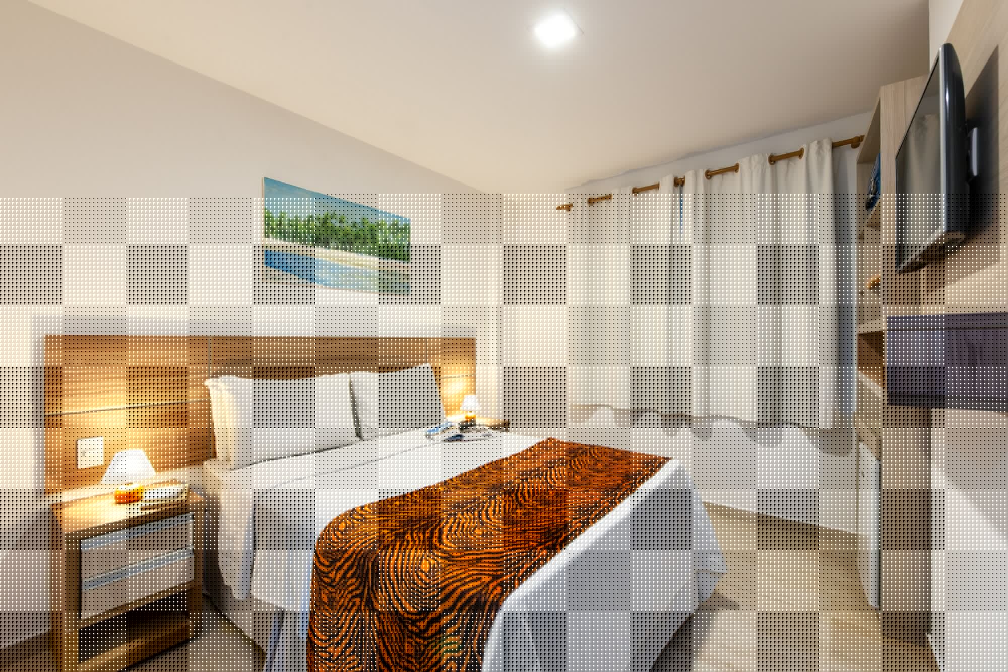 ROOM, DOUBLE BED