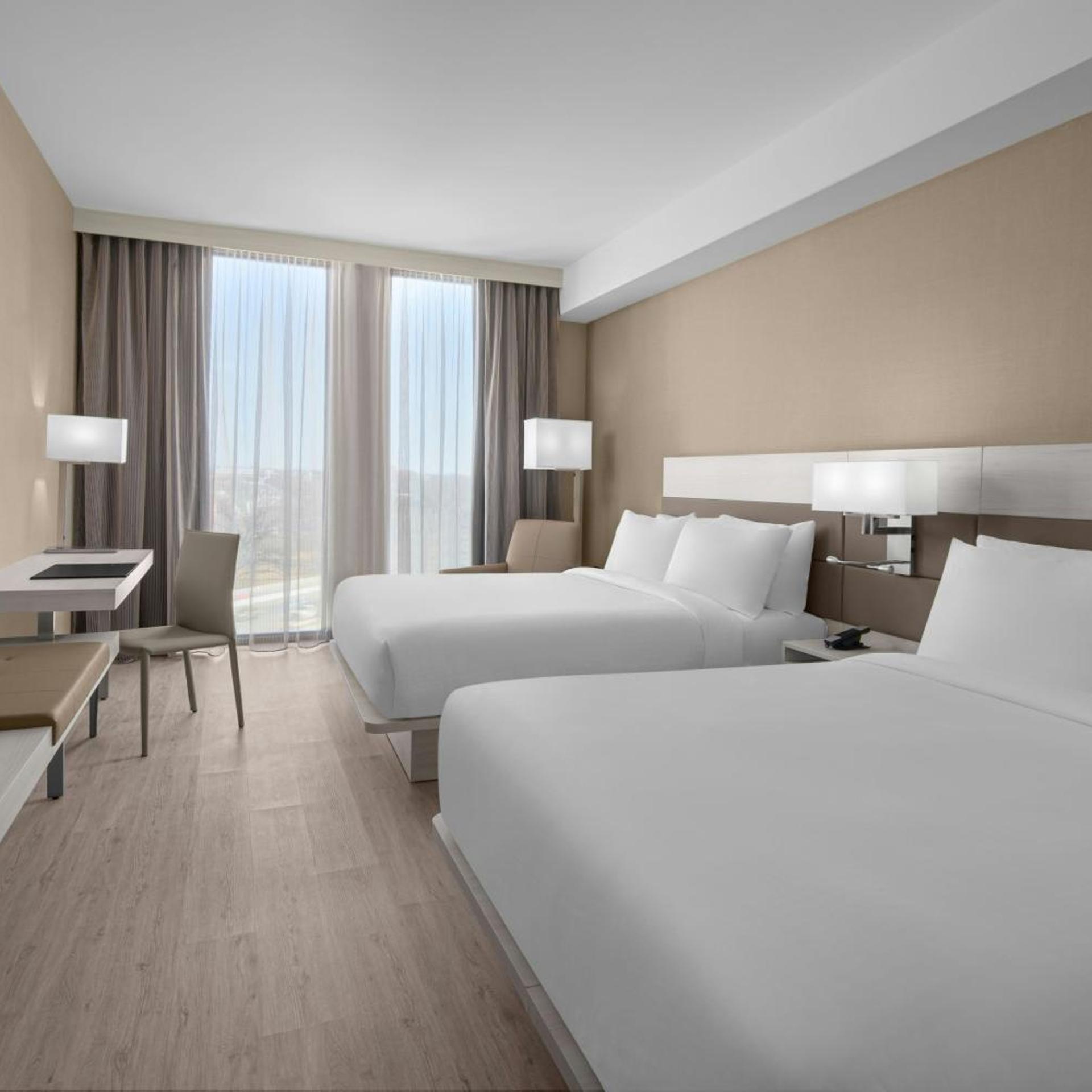 Room, 2 Queen Beds, Capitol View