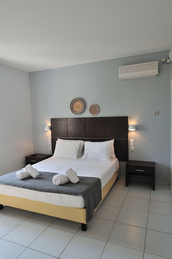 Anamar Skiathos 6/48