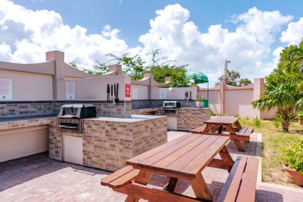 Caribbean Palm Village Resort 4/45