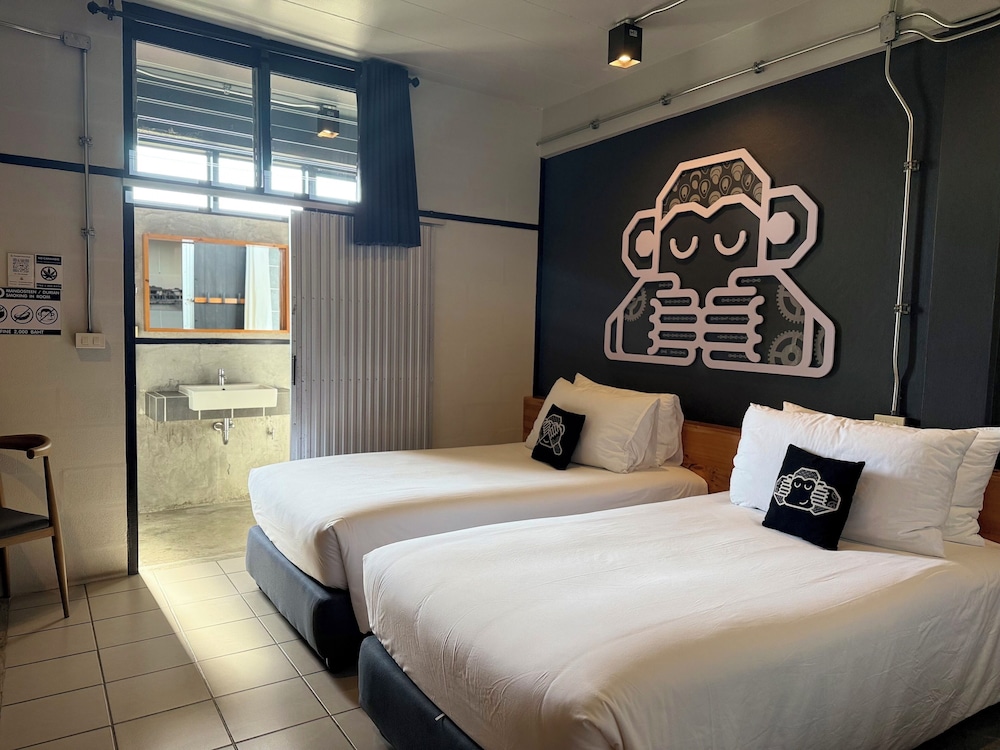 Blu Monkey Hub and Hotel Suratthani 9/50