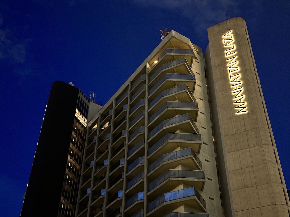 Manhattan Plaza 8/65