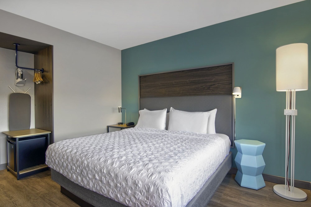 Tru By Hilton Ashburn One Loudoun, Va 13/53