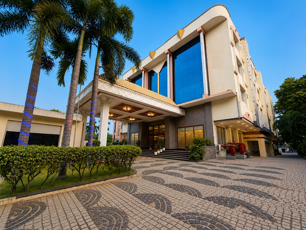 Zip By Spree Hotels Surabi International 47/58