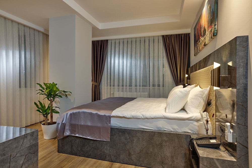 The Bold Hotel 13/45