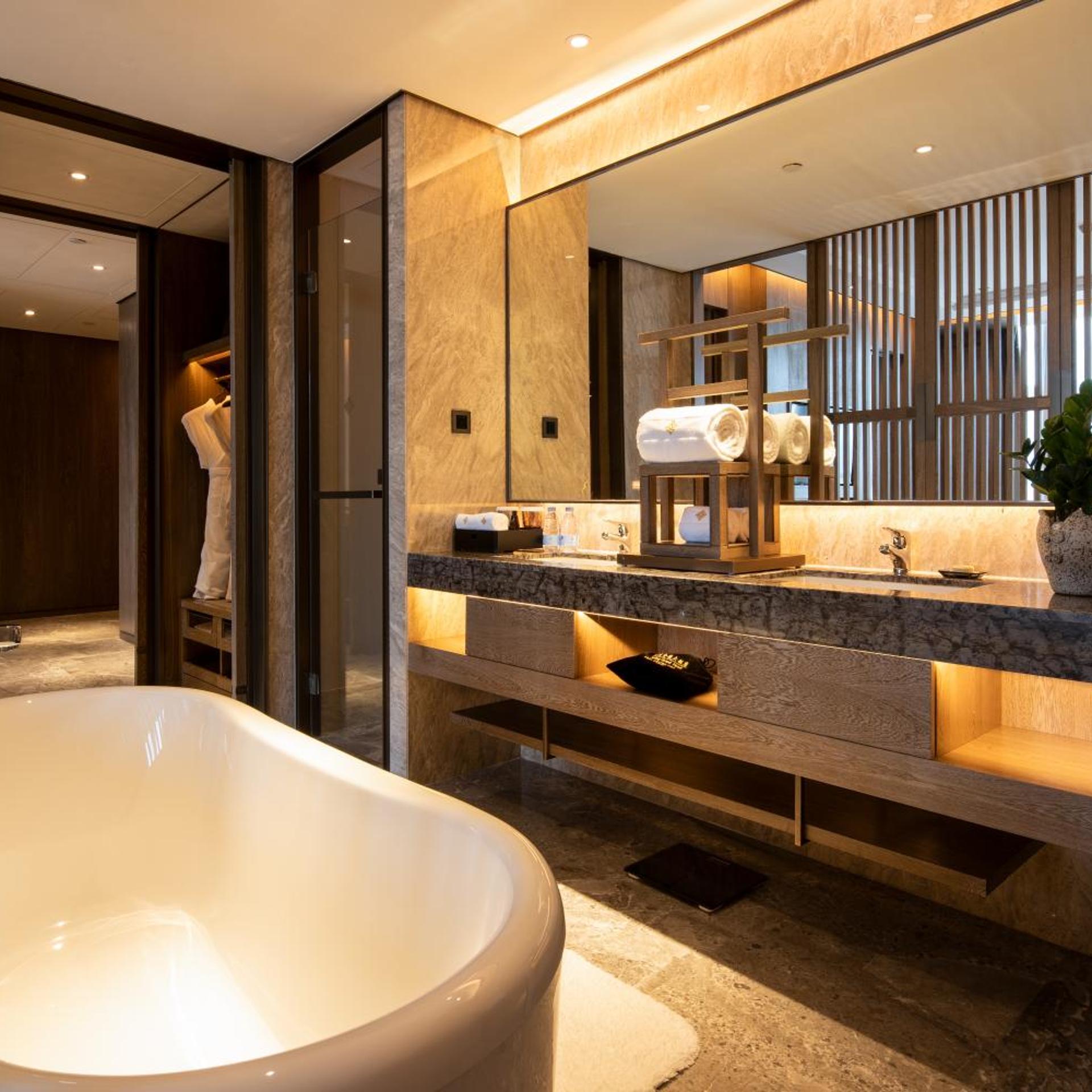Jinling Hotel 55/65