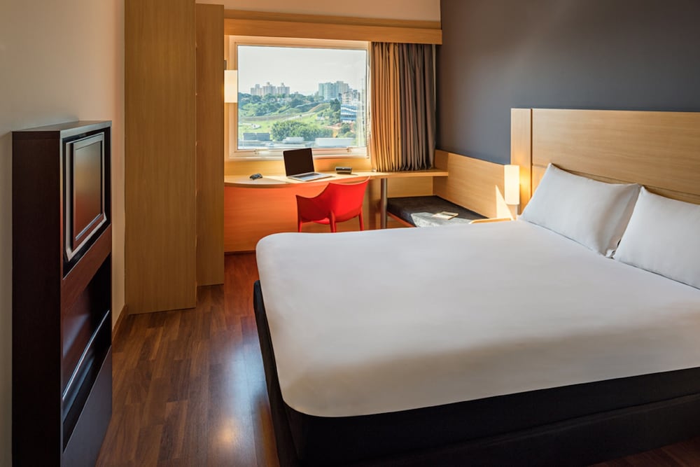 Ibis Sao Jose Dos Campos Colinas 12/69