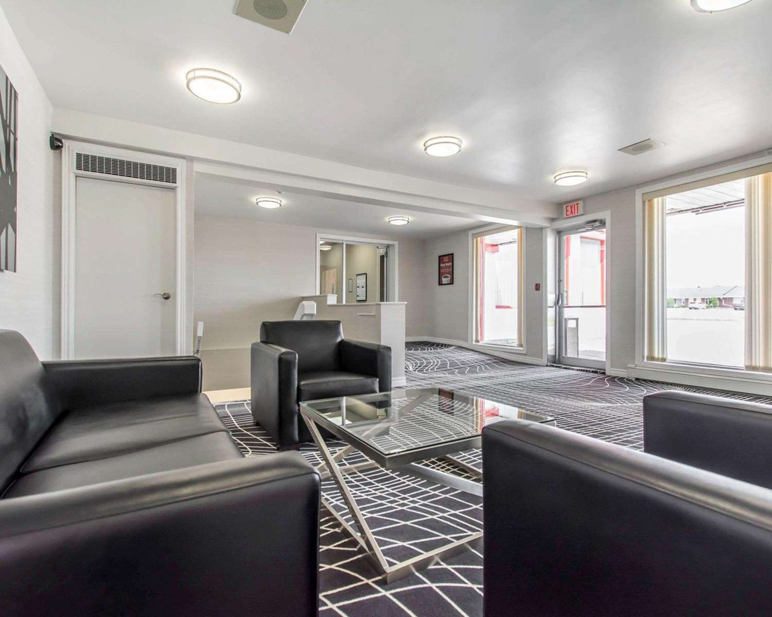 Econo Lodge New Liskeard, ON 7/12
