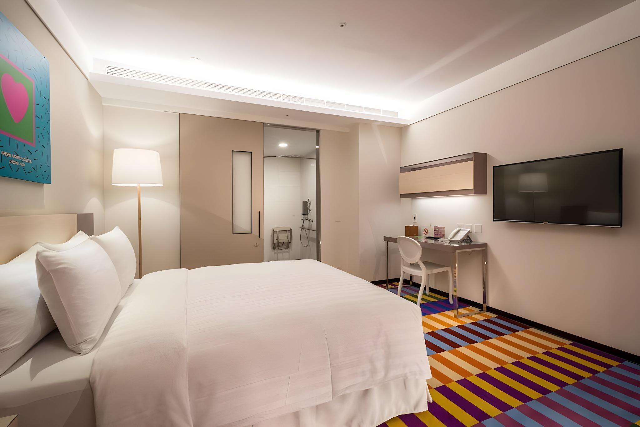 Superior, Double Bed, No Window, Accessible