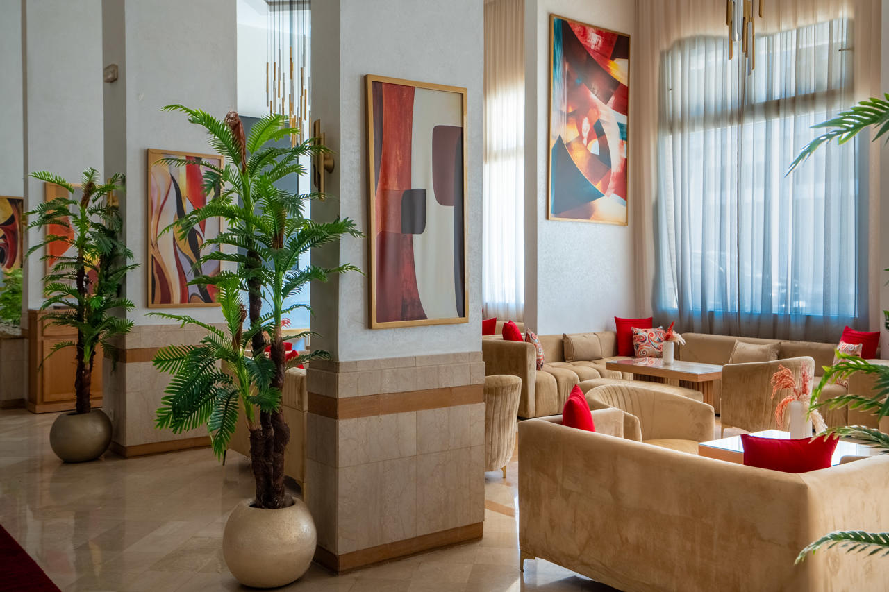 Intouriste Hotel & Suites 52/72