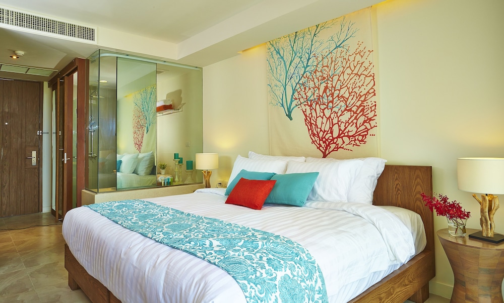 Bandara Beach Resort, Phuket 20/74