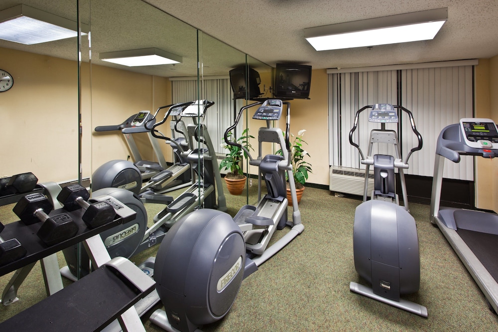 Holiday Inn Port St. Lucie 24/53