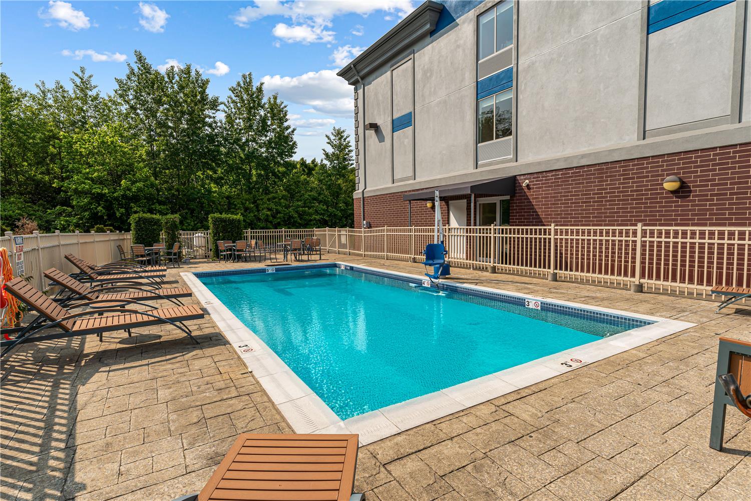 Best Western Garden Inn 26/27