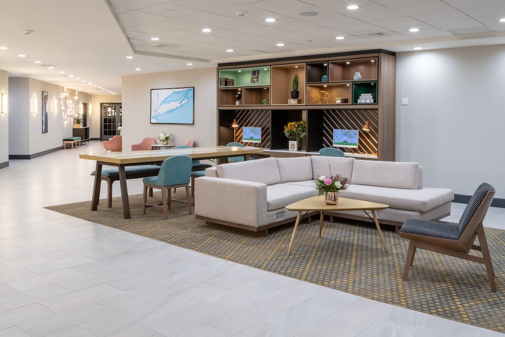 Holiday Inn Long Island - Islip Arpt East 26/46
