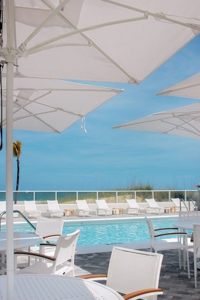 Tides Inn Hotel 34/39