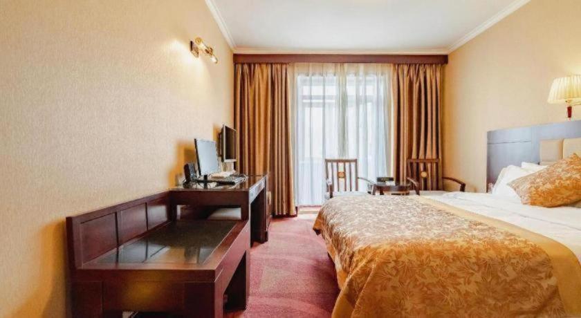 Hualian Hotel 9/50