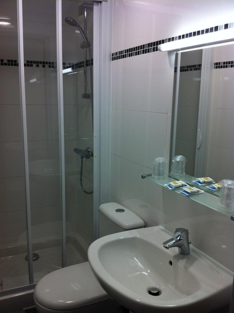 Hipotel Pere Lachaise Hotel 9/60