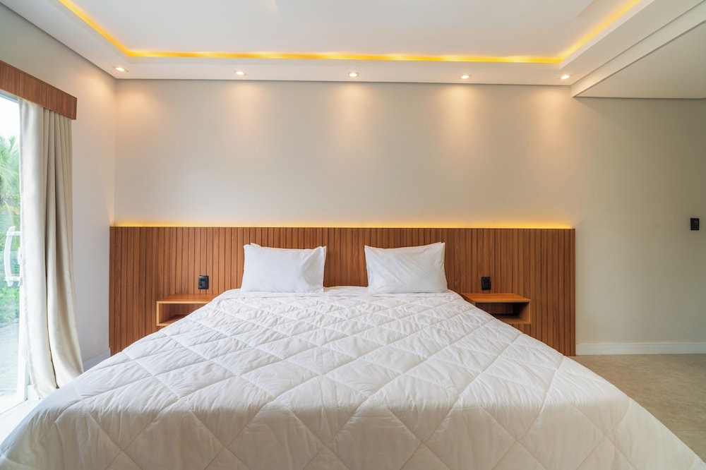 Glamour, Suite, Double Bed, Bathtub