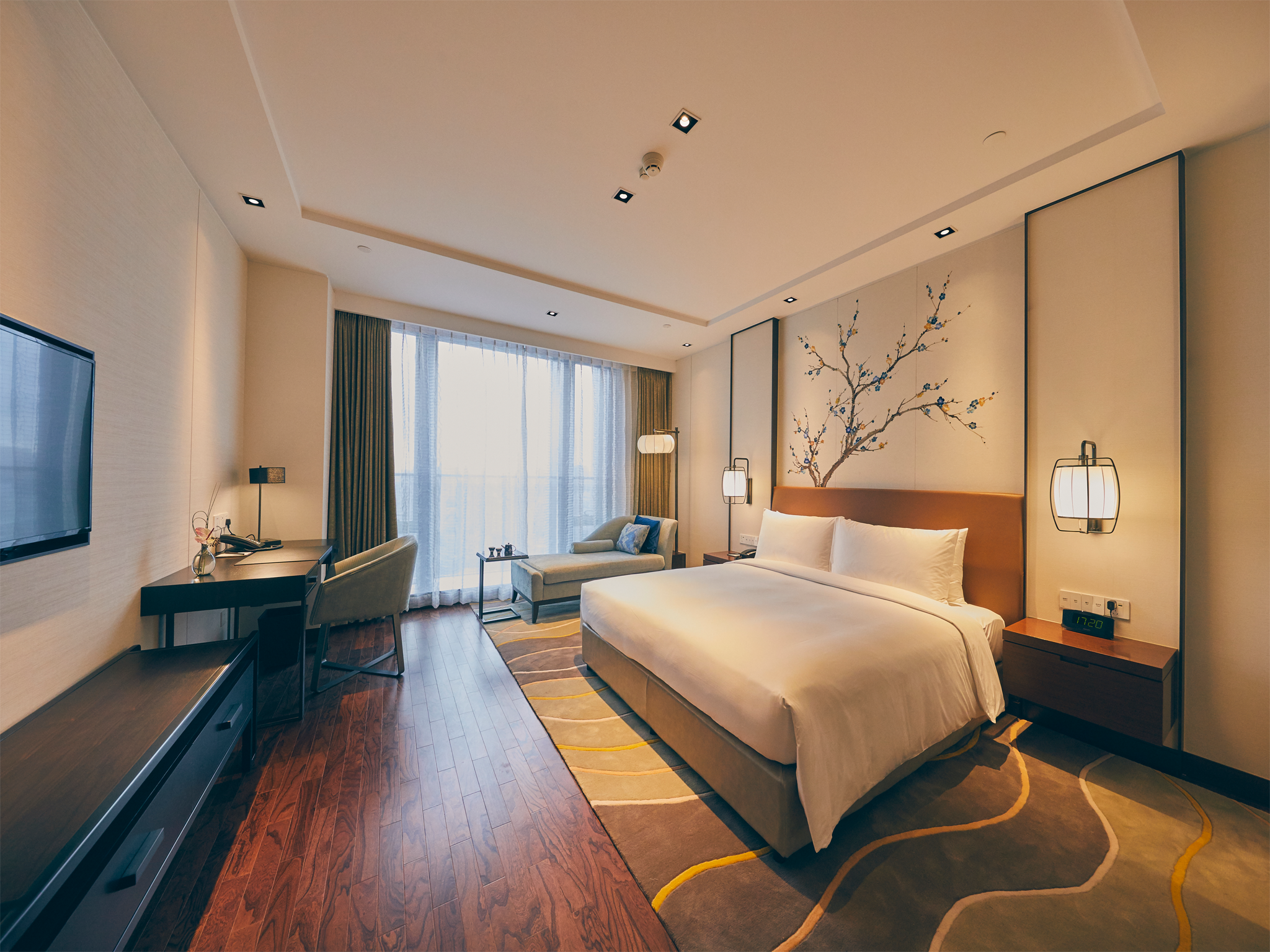 SUPERIOR KING SIZE BED