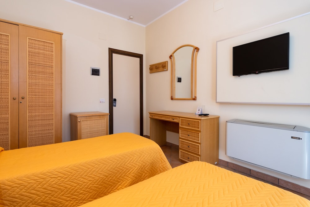 غرفة قياسية بسرير مزدوج، Hotel Ristorante Il Ceppo 2/9