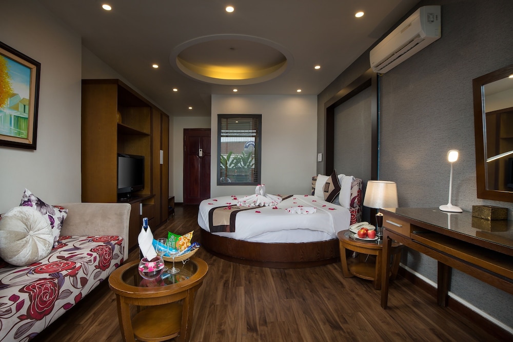 Splendid Star Grand Hotel 11/50