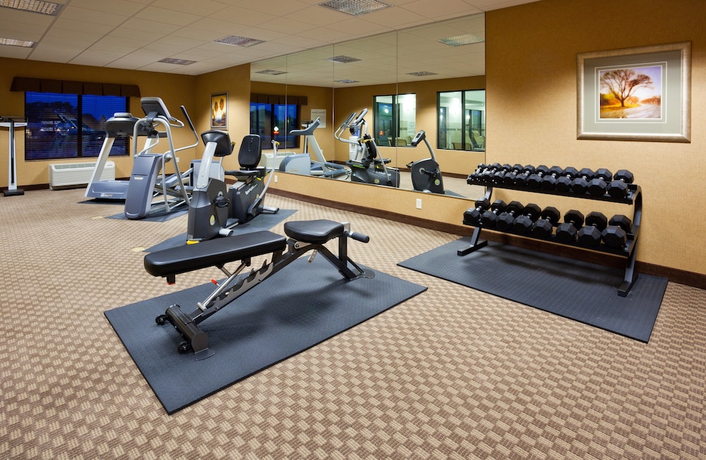 Holiday Inn Express Hotel And Suites Mason City 40/76