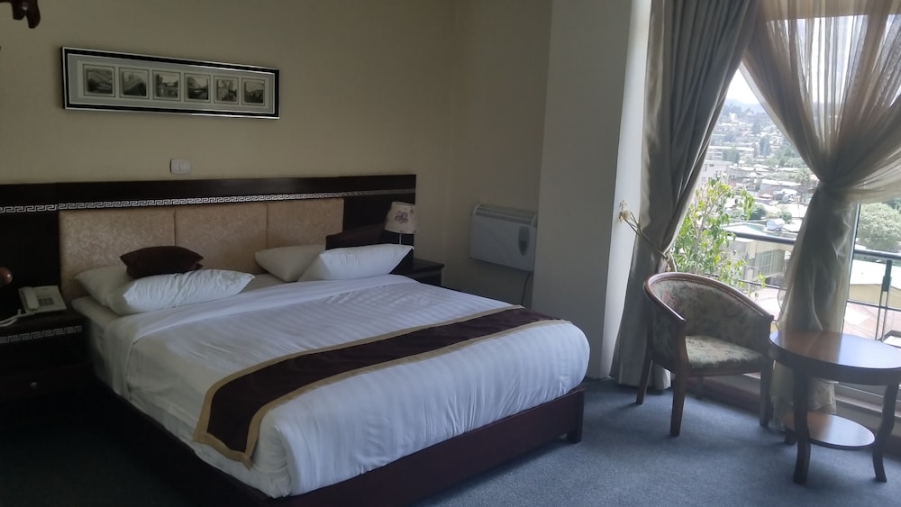 غرفة مفردة بسرير كوين، Sarem International Hotel 2/8