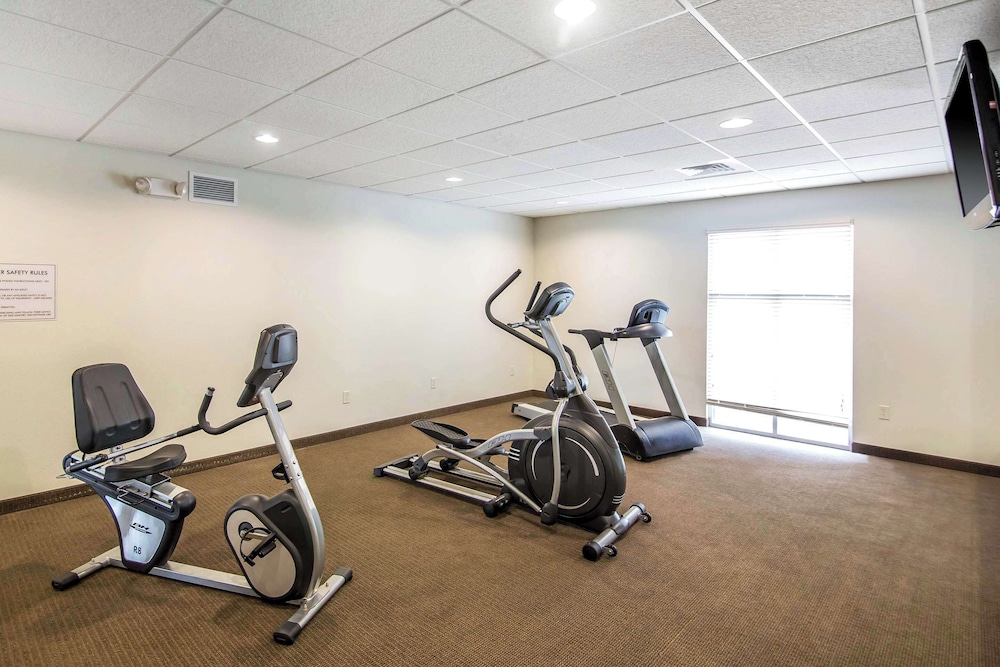 Sleep Inn & Suites Haysville - Wichita South 38/58