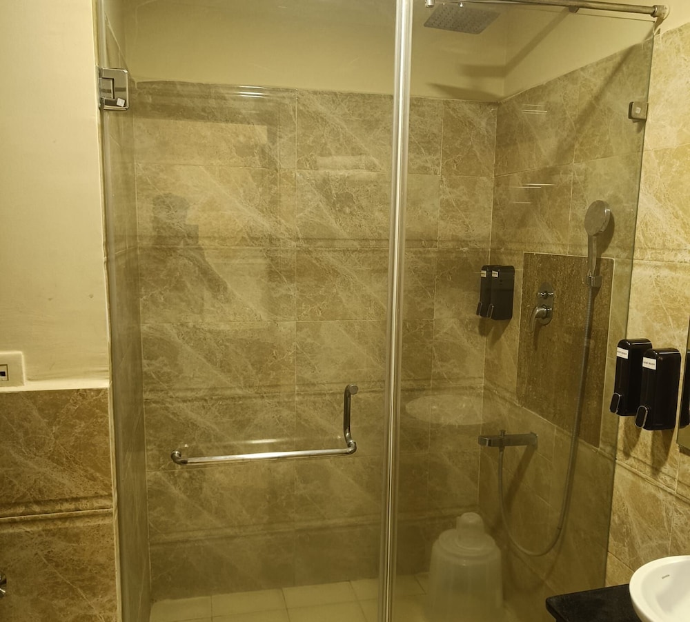 CHRIS HOTEL WHITEFIELD 50/50