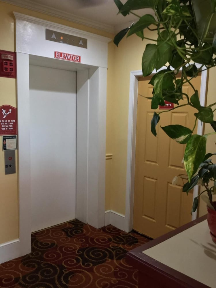 Red Carpet Inn- Bridgeton /Vineland 10/40