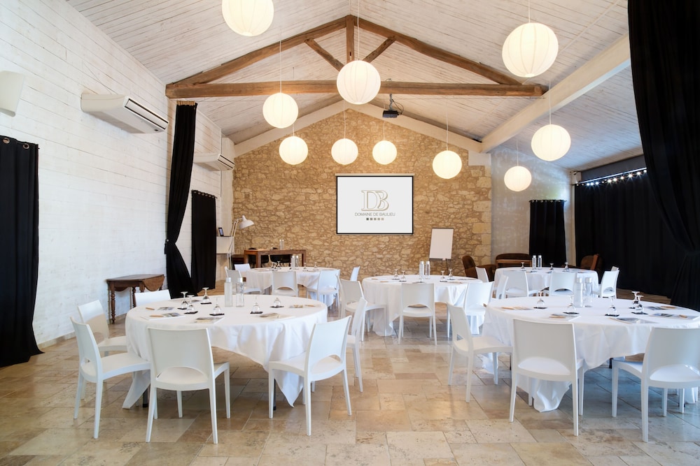 Hotel Le Domaine De Baulieu 43/60