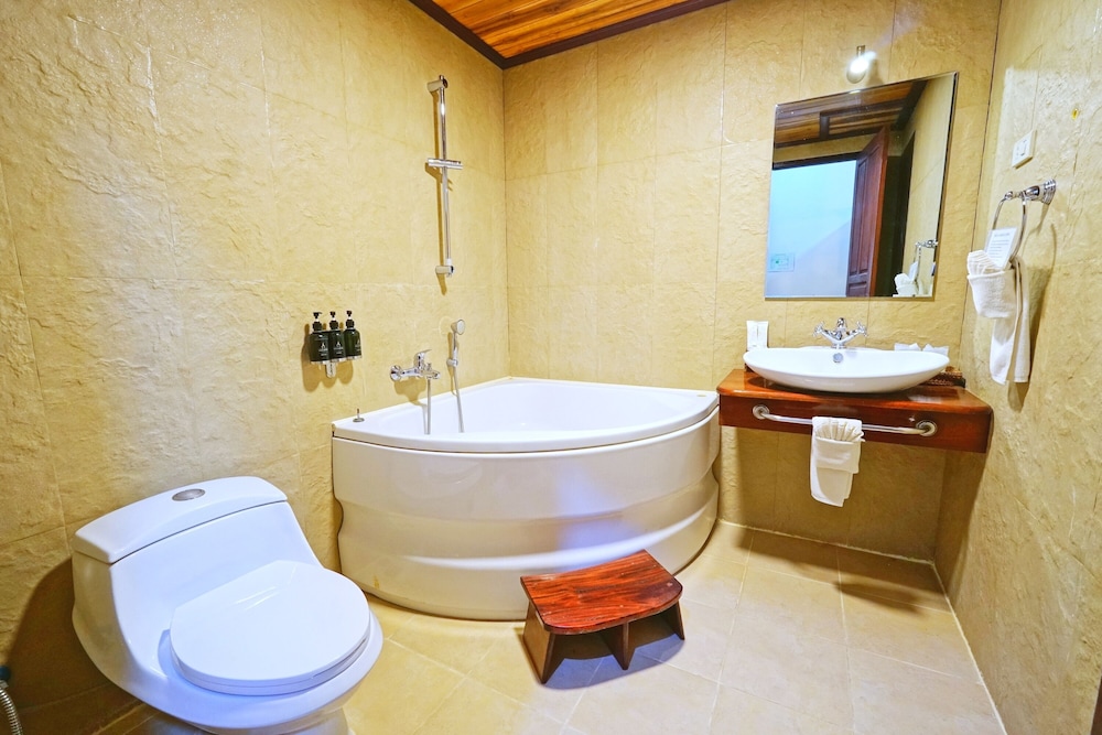 Sada Hotel 50/50