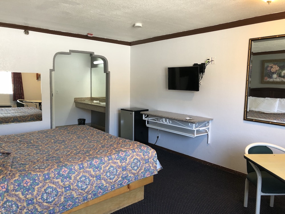 Starlight Inn Valley Blvd 14/29