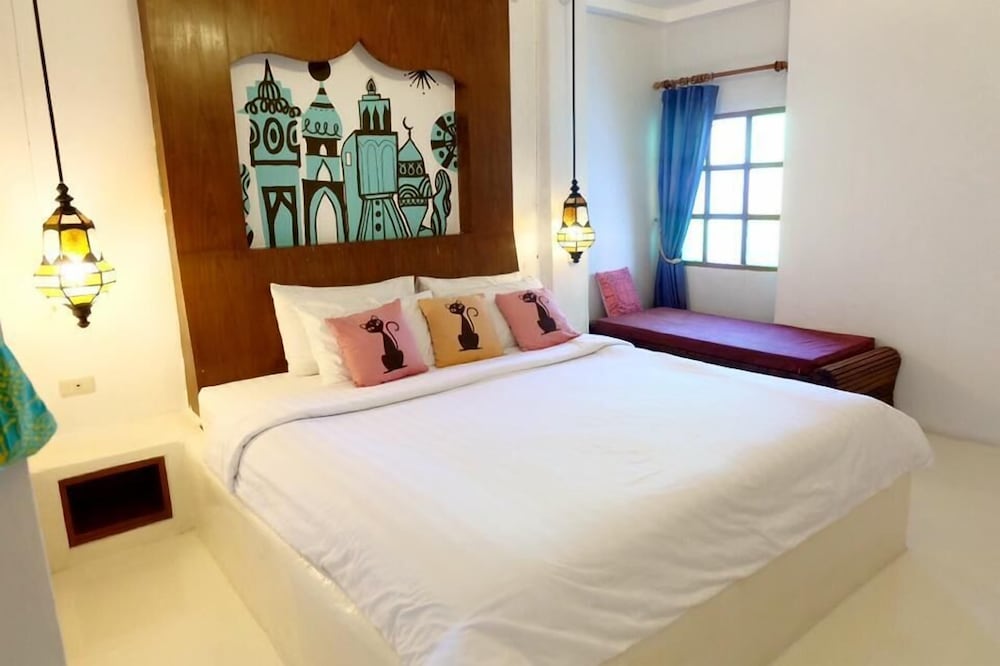 Riad Hua Hin Hotel 5/28