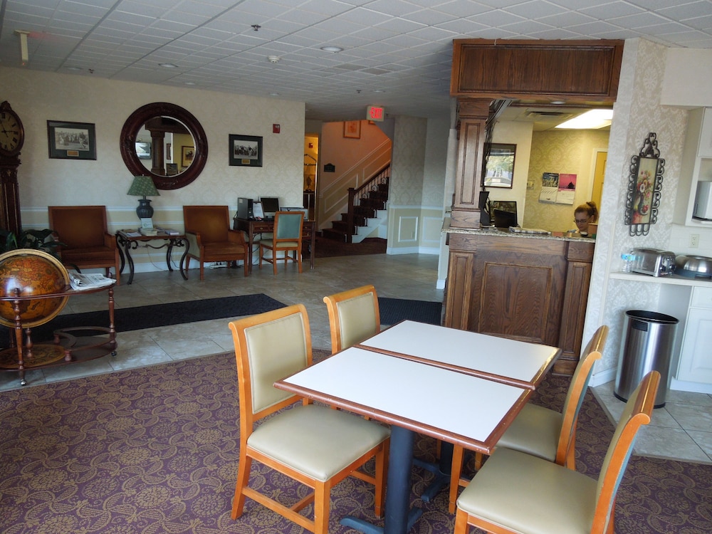 Super 8 by Wyndham Albany 35/51