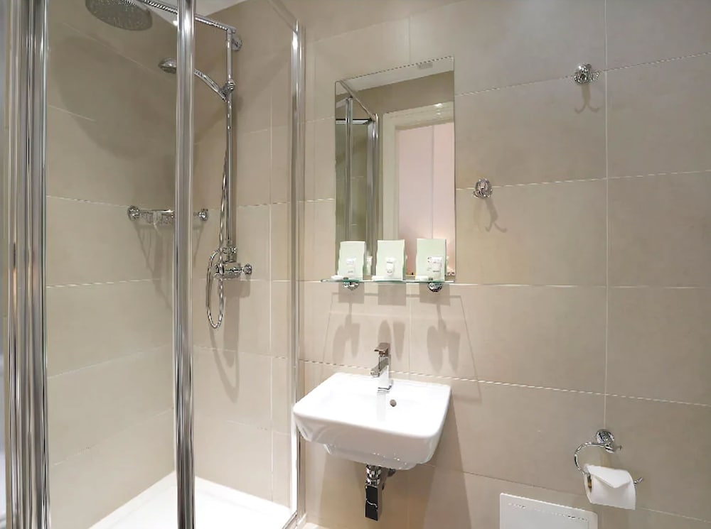 Hyde Park Boutique Hotel 42/44