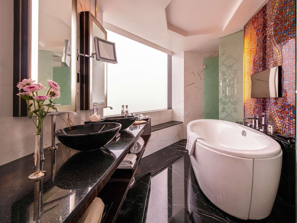 Sofitel Mumbai BKC 77/77
