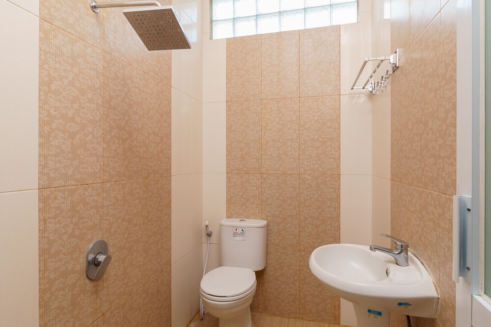 RedDoorz Resort Premium @ Sangkan Hurip Kuningan 46/49