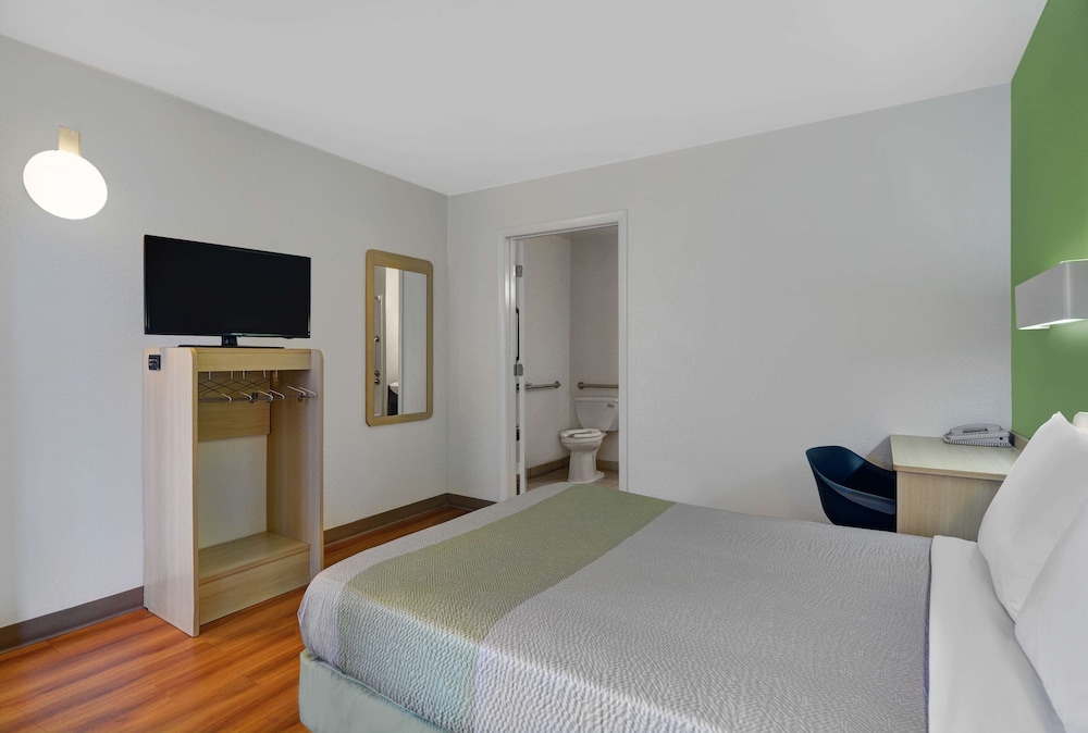 Motel6 Kissimmee, FL - Orlando 27/64