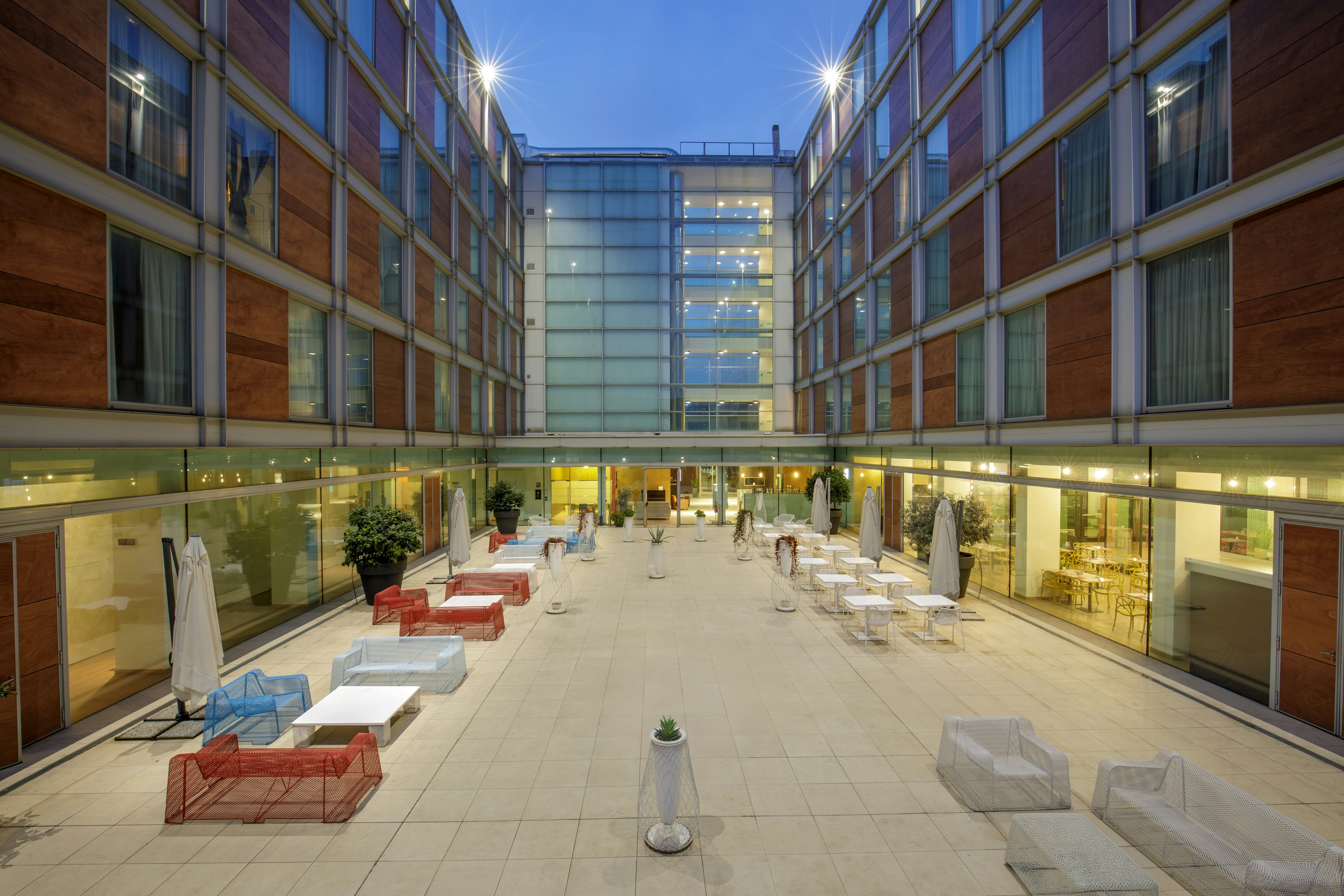DOUBLETREE BY HILTON MILAN 81/83