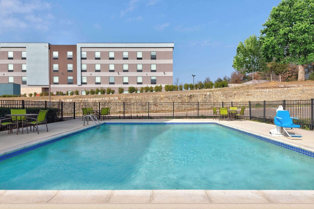 Hawthorn Extended Stay by Wyndham Bedford / Dallas 3/49