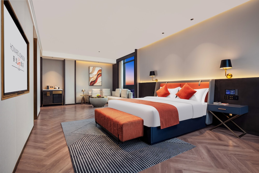 Life, Suite, King Bed, Smoking
